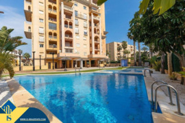 Apartamentas su bendru baseinu, Alicante provincijoje, Torrevieja mieste, Playa de los Locos rajone.