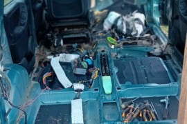 Parduodu opel zafira a dalimis.skubiai
