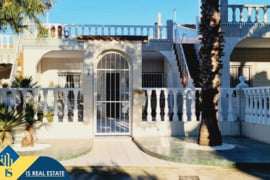 Namas su terasa, Alicante provincijoje, Torrevieja mieste, Torreta rajone. 4 kambariai | 70 m² | 1.3