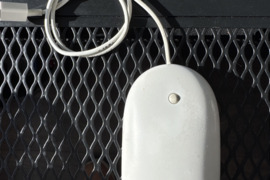 Apple Mighty Mouse (laidinis)