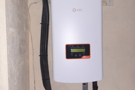 Inverteris Solis S5, 3 fazių, 2 metus naudotas, dirbo gerai, keistas į hibridinį