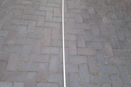 Parduodamas plastikinis instaliacinis vamzdis su mova pvc D 16 ilgis 3,00m.