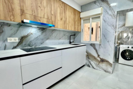 Atnaujinti apartamentai šalia Playa del Cura paplūdimio