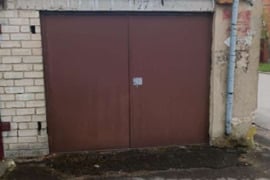 Pirkciau antzemini garaza Kaune, iki 14000eur, su rusiu.