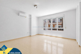 Apartamentas su terasa, Alicante provincijoje, Torrevieja mieste. 4 kambariai | 78 m² | 200 metrų ik