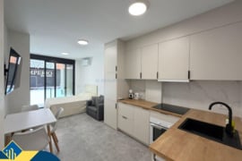 Renovuota studija su terasa, Alicante provincijoje, Torrevieja mieste, Playa del Cura rajone. 1 kamb