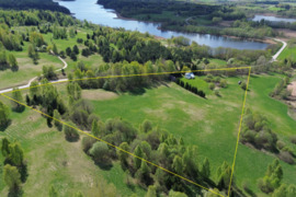 Vaizdingoje vietoje, prie Sartų ežero, Pasarčių k., Rokiškio r., parduodama sodyba.