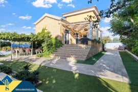 Vila su privačiu baseinu, Alicante provincijoje, Santa Pola mieste. 5 kambariai | 887 m² | 2.8 kilom