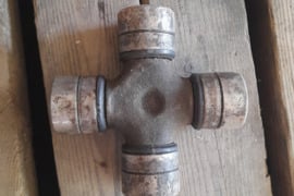 GAZ  21  VOLGA  kardano  kryžmė, GAZ 21 Sedanas Autodalys