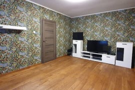 Parduodamas 2 kamb.butas tarpiniame aukšte