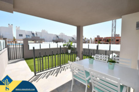 Bungalas su bendru baseinu, Alicante provincijoje, San Miguel de Salinas mieste. 3 kambariai | 87 m²