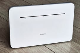 Huawei B535-232a 4G+ LTE modemas su SIM kortele