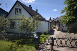 Parduodama namo dalis šalia “Žemdirbių Turgaus” K.Būgos g. 9A, Panevėžyje.