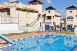 Bungalas su bendru baseinu, Alicante provincijoje, Guardamar del Segura mieste. 3 kambariai | 72 m² 