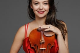 GĖLIU ĮTEIKIMAS GIMTADIENIO PROGA, PASVEIKINIMAS SU MUZIKA, GĖLIŲ ĮTEIKIMAS SU MUZIKA