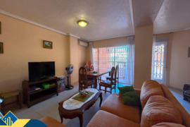 Apartamentas su bendru baseinu, Alicante provincijoje, Torrevieja mieste, Playa del Cura rajone. 4 k
