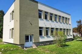 Paslaugų pastatas Jašiųnų mstl., 542 m2, žėmė 12 arų - daugiabučių gyvenamųjų pastatų