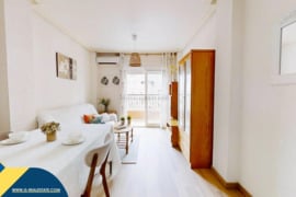 Dalinai renovuotas apartamentas su terasa, Alicante provincijoje, Torrevieja mieste, Playa del Cura 