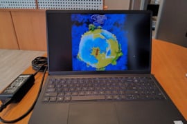 Dell Vostro 15 3510: i7-1165g7, 15.6