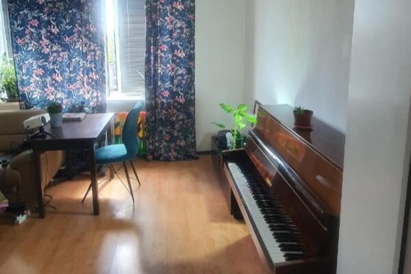 Tvarkingas Šiltas Butas su Pianinu Mini Kurorte Whatsapp