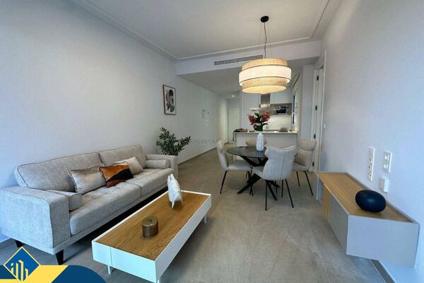 Apartamentas su bendru baseinu, Alicante provincijoje, Torrevieja mieste, Playa de los Locos rajone.