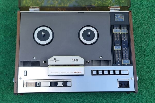 Philips n4414  Magnetofonai