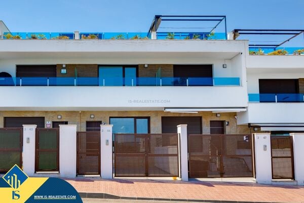 Namas su bendru baseinu, Alicante provincijoje, Torrevieja mieste, Los Balcones rajone. 4 kambariai 