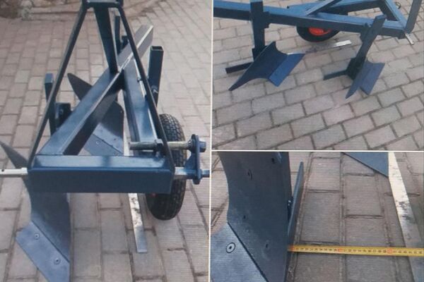 Parduodamas dviejų korpusų plūgas
