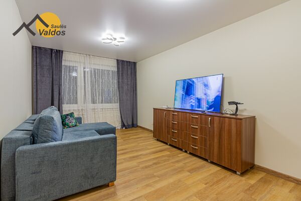 Suremontuotas 2 kambarių 47 kv. m. butas Lazdynuose Architektų g., 3 aukšte iš 5, blokiniame name pr
