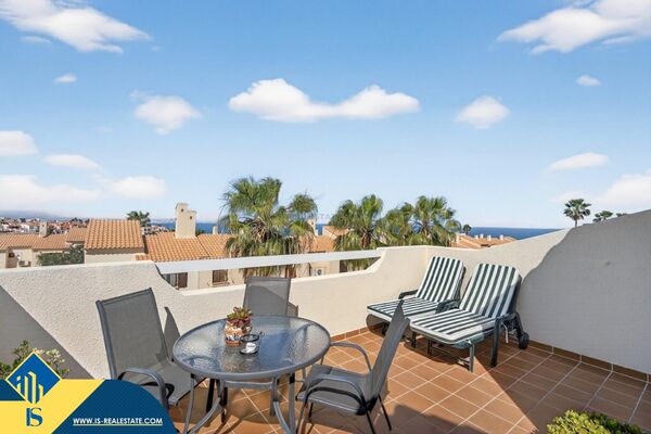 Namas su bendru baseinu, Alicante provincijoje, Gran Alacant mieste. 4 kambariai | 127 m² | 800 metr