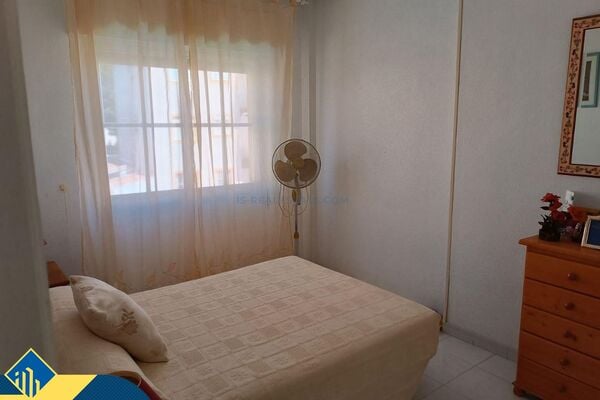 Apartamentas su bendru baseinu, Alicante provincijoje, Torrevieja mieste. 3 kambariai | 63 m² | 800 