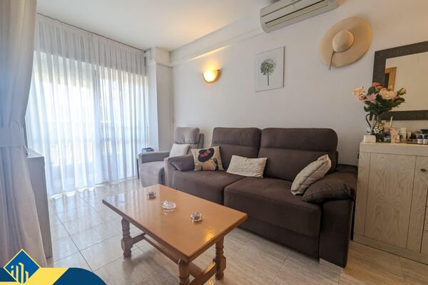 Apartamentas su bendru baseinu, Alicante provincijoje, Torrevieja mieste, Playa del Cura rajone. 3 k