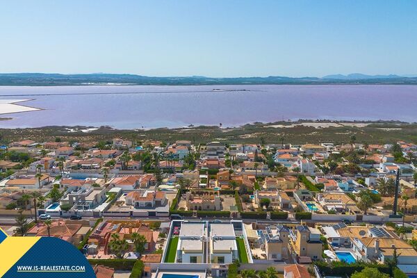 Vila su privačiu baseinu, Alicante provincijoje, Torrevieja mieste, Los Balcones rajone. 4 kambariai