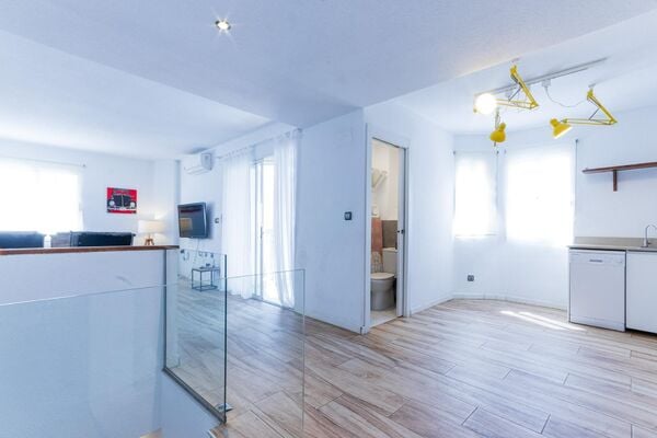 Žavūs antro aukšto apartamentai