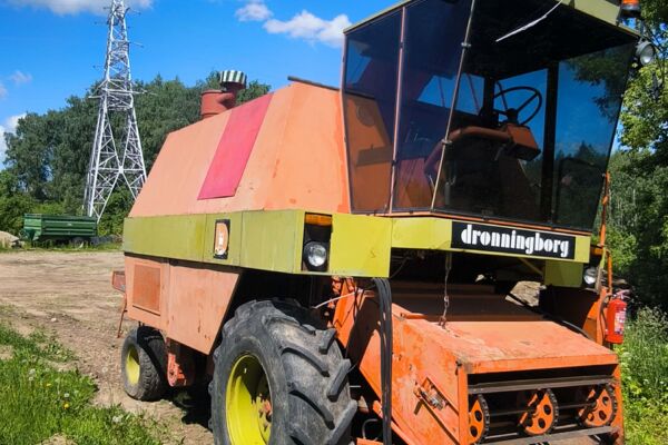 Kombainas Dronningborg 7000, Kombainai