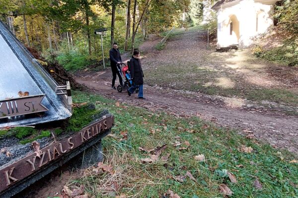 Parduodamas Puikiai Įrengtas, Erdvus Ir Šviesus Namas Strategiškai Patogioje Vietoje - Baltupiuose !