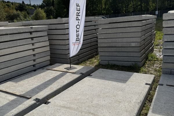 Betoninės kelio plokštės 300x150x15 cm C30/37 , gelžbetoninės, pristatymas Lietuvoje