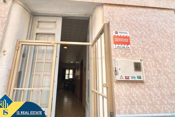 Namas skirtas renovacijai, Alicante provincijoje, Torrevieja mieste. 4 kambariai | 145 m² | 1.3 kilo