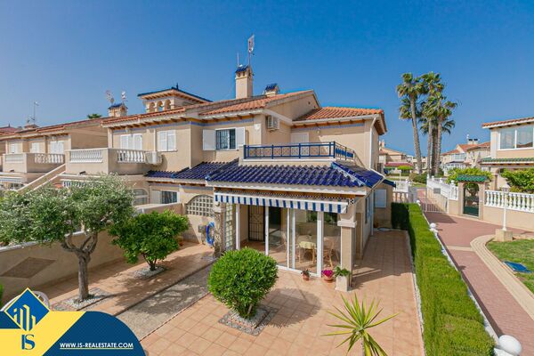 Namas su bendru baseinu, Alicante provincijoje, Orihuela Costa mieste. 3 kambariai | 89 m² | 1.5 kil