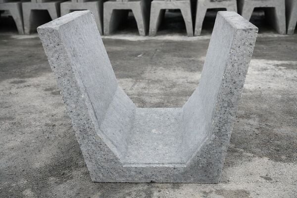 Betoniniai lietaus vandens latakai, U formos vandens nuvedimo latakai, pristatymas Lietuvoje