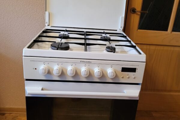 Parduodu Elektrolux viryklę