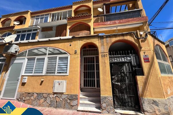 Apartamentas su terasa, Alicante provincijoje, Torrevieja mieste, Playa del Cura rajone. 3 kambariai
