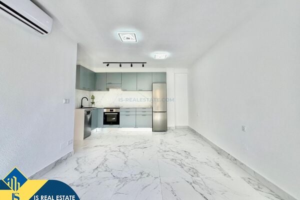 Renovuotas apartamentas su terasa, Alicante provincijoje, Torrevieja mieste. 4 kambariai | 56 m² | 1