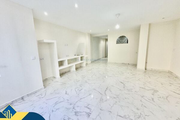 Renovuotas apartamentas su terasa, Alicante provincijoje, Torrevieja mieste. 4 kambariai | 111 m² | 