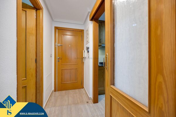 Apartamentas su bendru baseinu, Alicante provincijoje, Torrevieja mieste, Playa del Cura rajone. 3 k