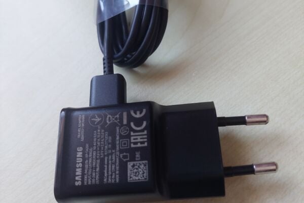 Samsung originalus pakrovėjas 15w