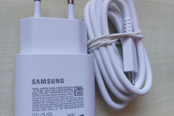Samsung originalus pakrovėjas 25w