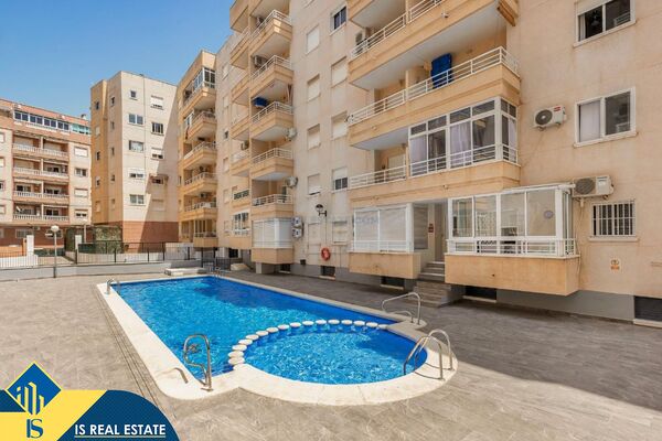 Apartamentas su bendru baseinu, Alicante provincijoje, Torrevieja mieste. 3 kambariai | 71 m² | 750 
