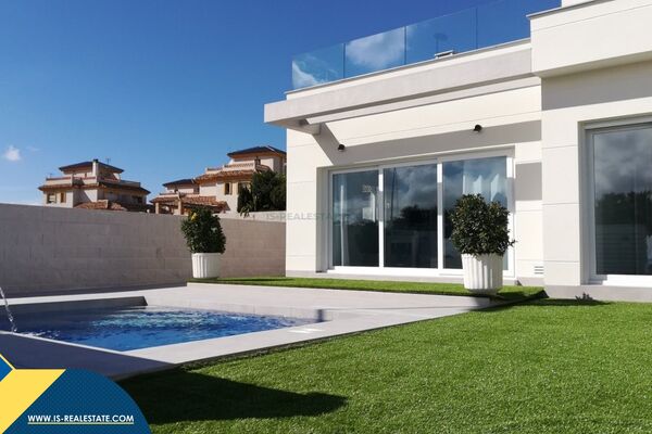 Vila su privačiu baseinu, Alicante provincijoje, Los Montesinos mieste. 4 kambariai | 191 m² | 7.3 k