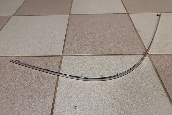 Mercedes-Benz, W204, Bamperio blizgutis,